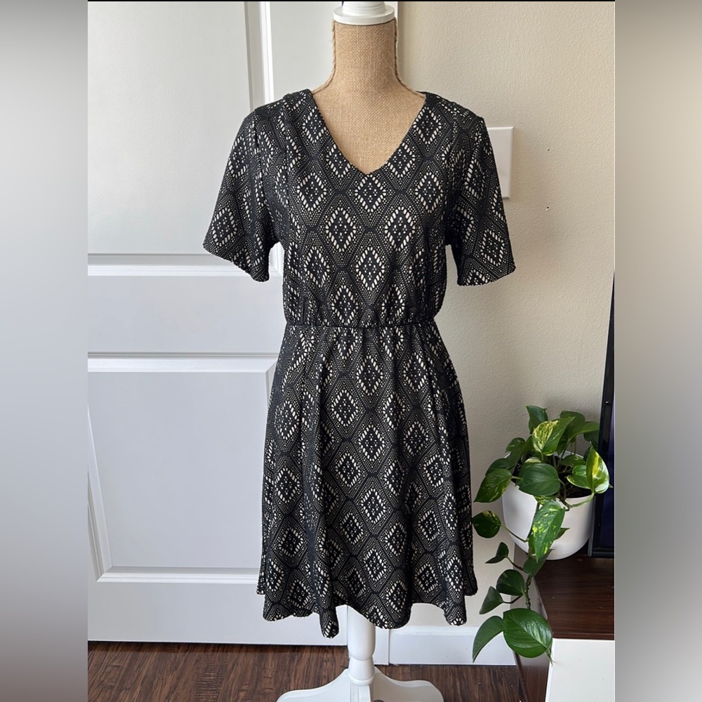 Renee C Diamond Lace Black V-Neck Dress